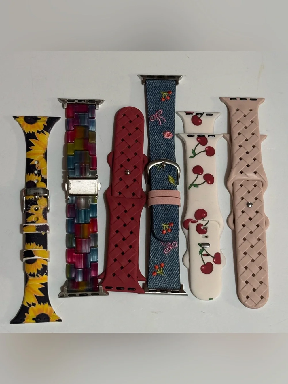 Apple Watch Series 7, 41 mm with 13 assorted bands